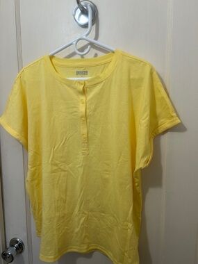 Duluth trading lightweight long tail tee in yellow